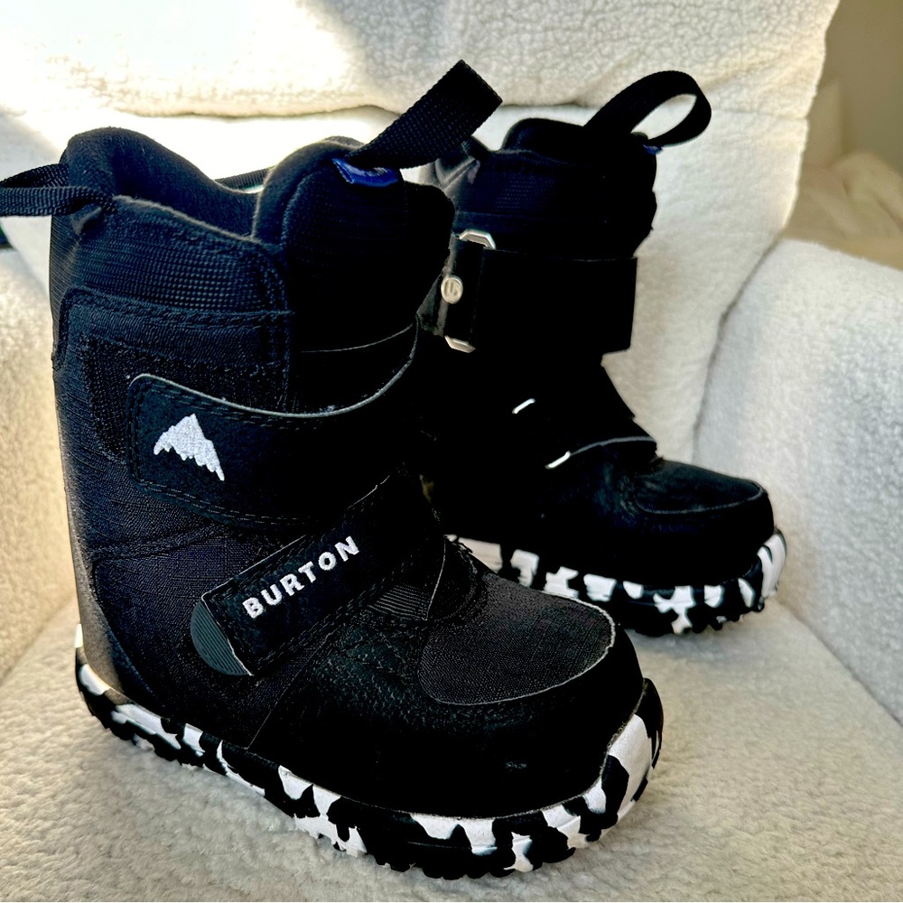 BURTON SNOWBOARDING BOOTS SIZE 13C